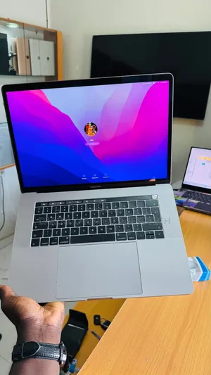 Photo - New Apple MacBook Pro 2016 16GB Intel Core i7 SSD 256GB
