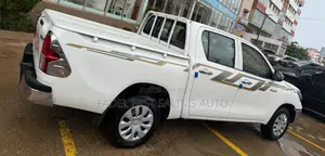 Toyota Hilux 2025 Blanc