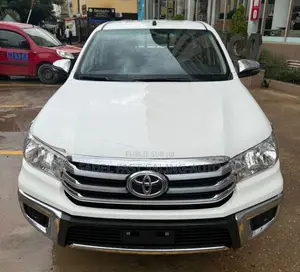 Photo - Toyota Hilux 2025 Blanc