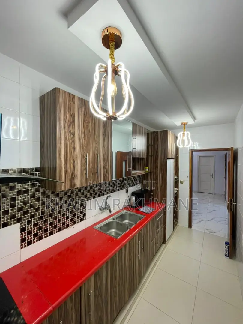 Furnished 2chbre Appartement dans Luxury Appartemen, Ngor à Louer