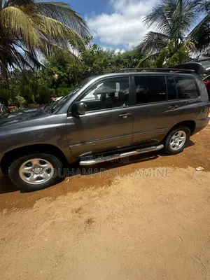 Photo - Toyota Highlander V6 4x4 2006 Gris