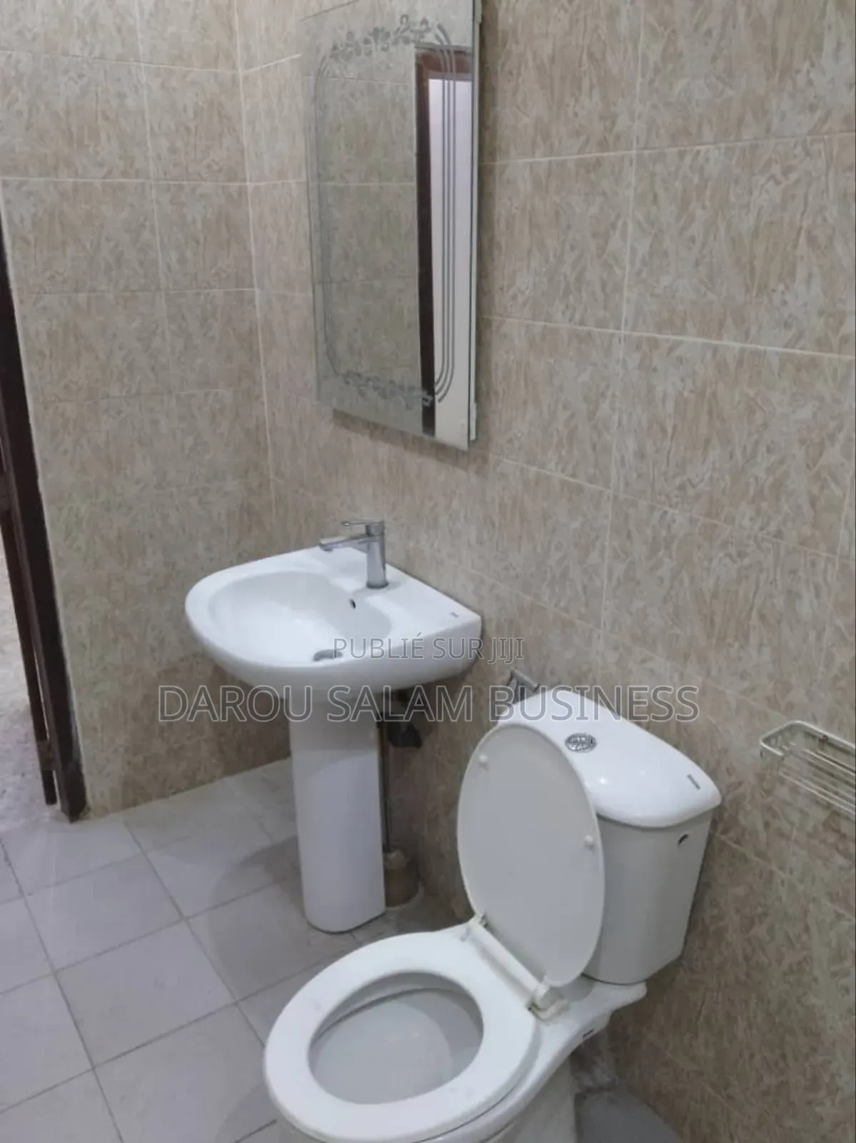 3chbre Appartement dans Ouest Foire, Yoff à Louer