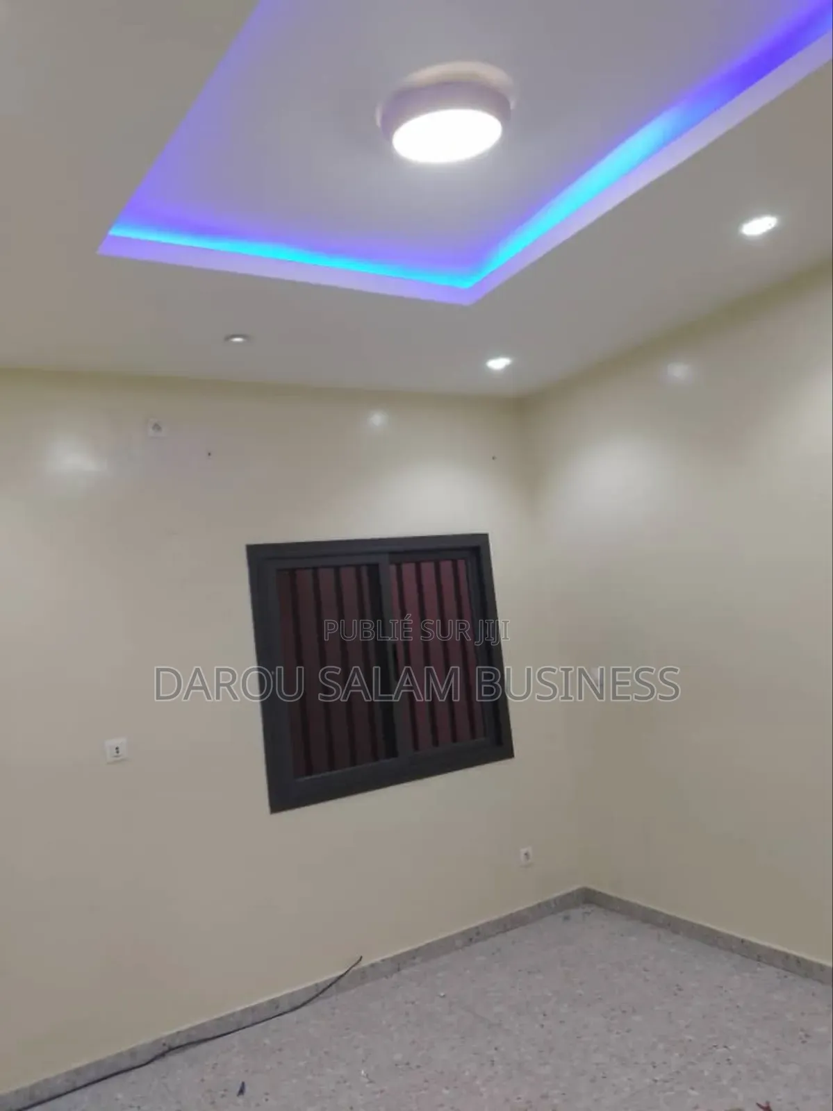 3chbre Appartement dans Ouest Foire, Yoff à Louer