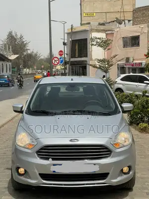 Photo - Ford Figo 2016 Gris