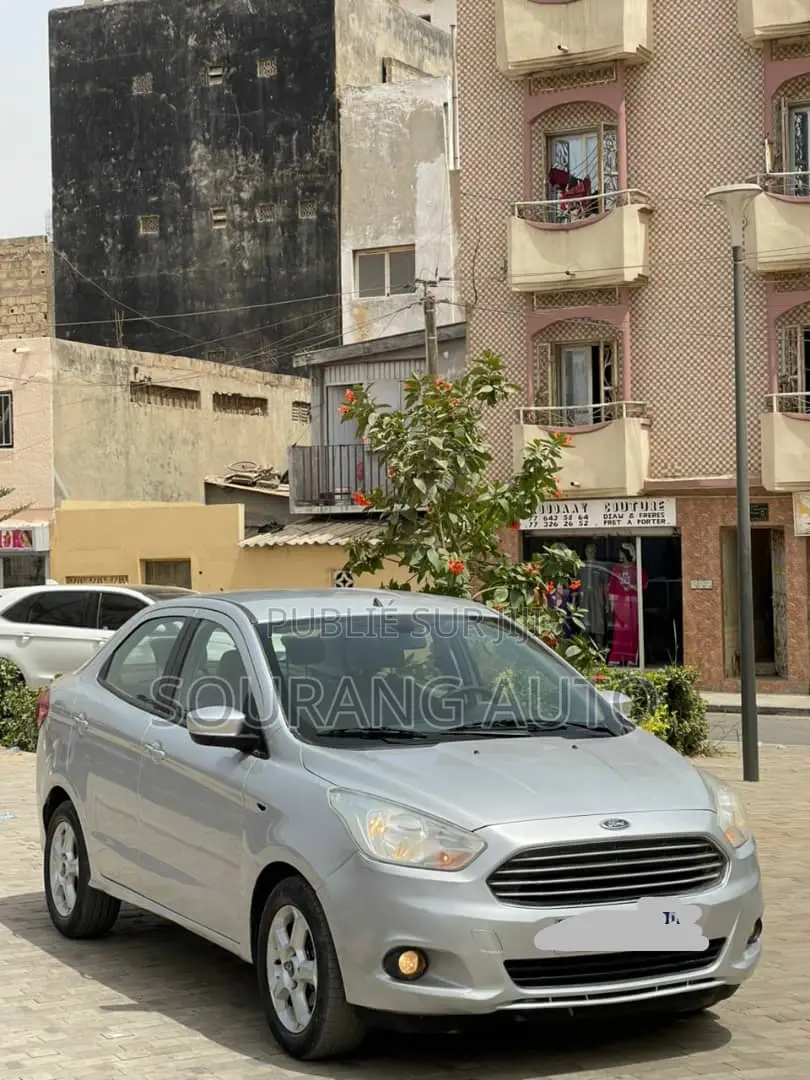 Ford Figo 2016 Gris