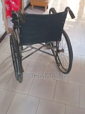 Photo - Chaise Roulante À Vendre