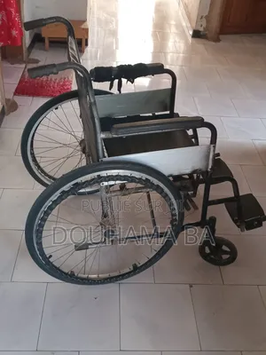Chaise Roulante À Vendre