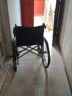 Chaise Roulante À Vendre