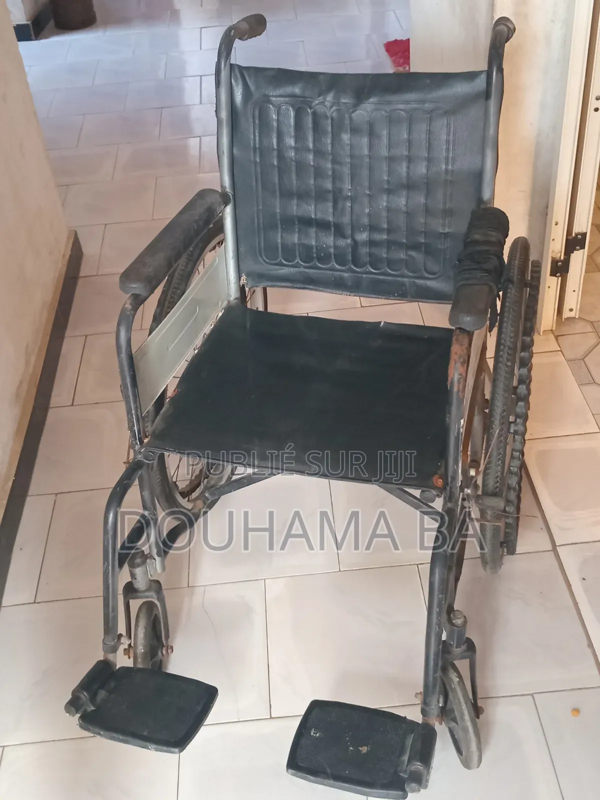 Chaise Roulante À Vendre