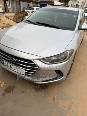 Photo - Hyundai Elantra 2017 Gris