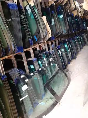 Pare-Brise , Verre De Porte Et Sillicone