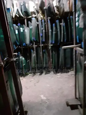 Pare-Brise , Verre De Porte Et Sillicone