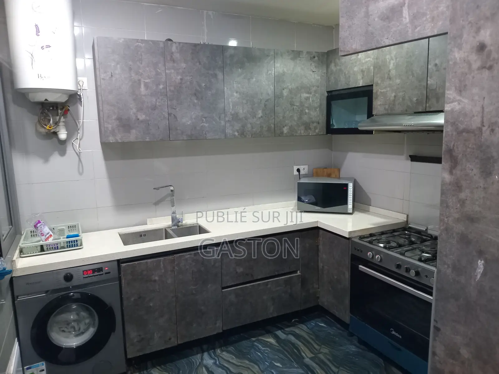 Furnished 2chbre Appartement dans Katos Immo, Grand Yoff à Vendre