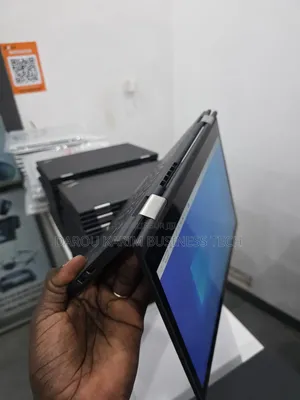 New Lenovo Thinkpad X1 Yoga 8GB Intel Core I5 SSD 256GB