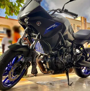 Yamaha 2021 Black