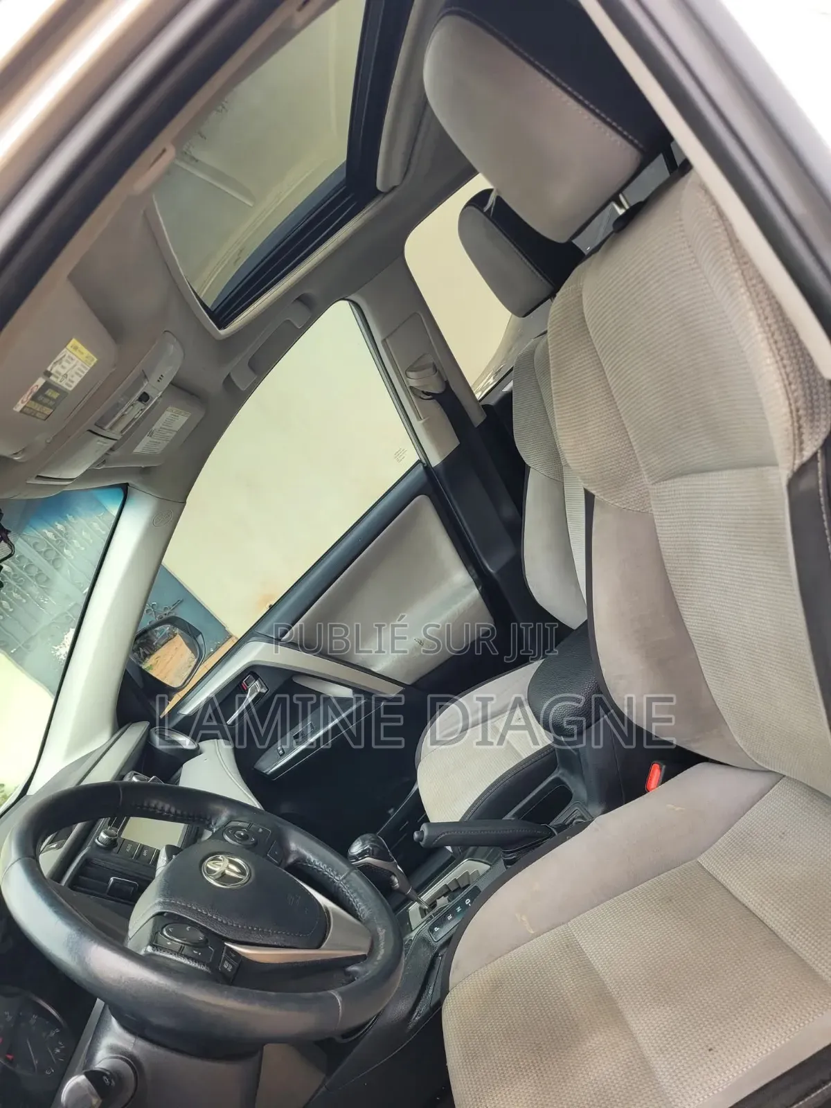 Toyota RAV4 LE 4dr SUV (2.5L 4cyl 6A) 2018 Gris