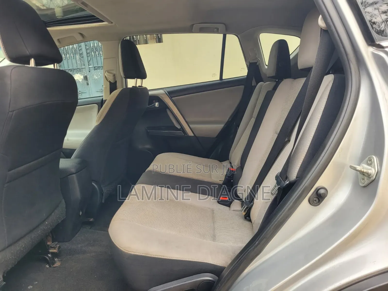 Toyota RAV4 LE 4dr SUV (2.5L 4cyl 6A) 2018 Gris