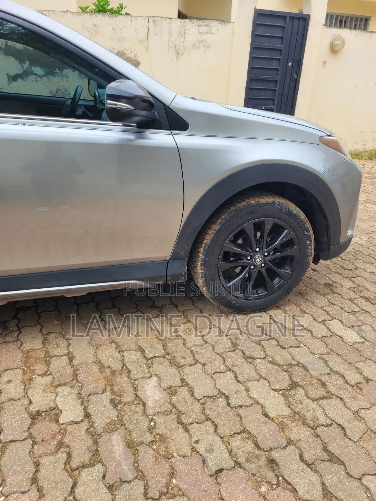 Toyota RAV4 LE 4dr SUV (2.5L 4cyl 6A) 2018 Gris