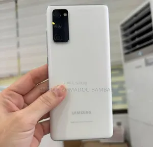 Photo - New Samsung Galaxy S20 FE 128 GB Blanc