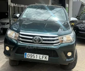 Photo - Toyota Hilux 2018 Vert