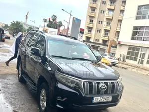 Photo - Toyota Land Cruiser Prado 2016 Black