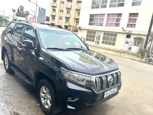 Toyota Land Cruiser Prado 2016 Black