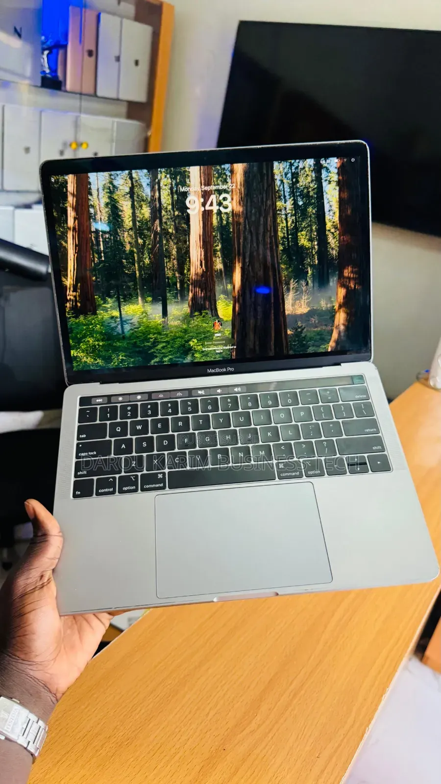 New Apple MacBook Pro 2019 8GB Intel Core I5 SSD 128GB