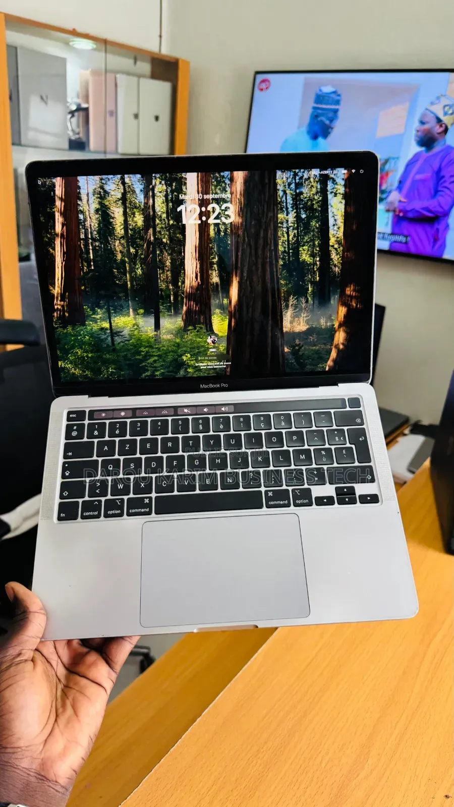 New Apple MacBook Pro 2020 8GB Intel Core I5 SSD 256GB