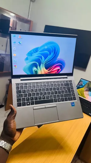 New HP ZBook Firefly 14 G7 32GB Intel Core I7 SSD 512GB