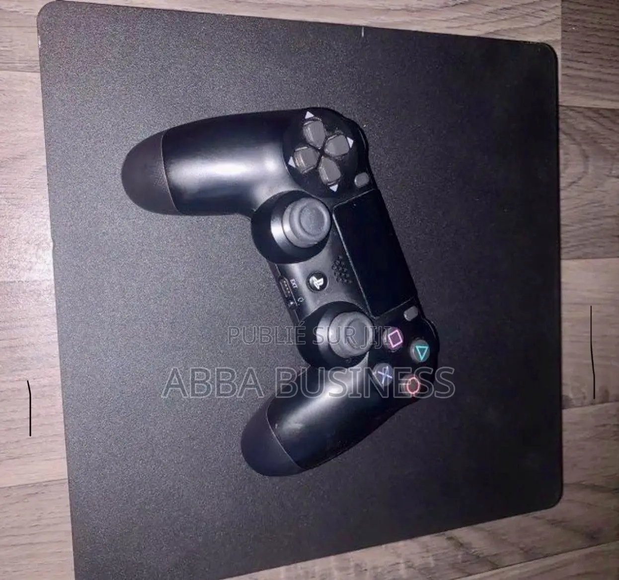 Play Station 4 Slim