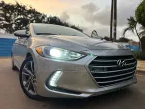 Photo - Hyundai Elantra 2017 Gris
