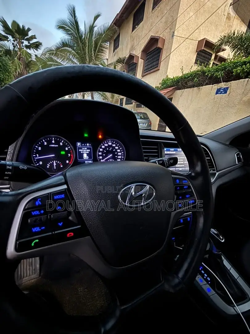 Hyundai Elantra 2017 Gris