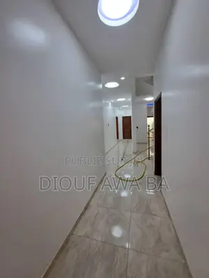 6chbre Duplex dans Ouakam à Louer