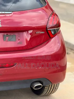 Peugeot 208 2018 Rouge