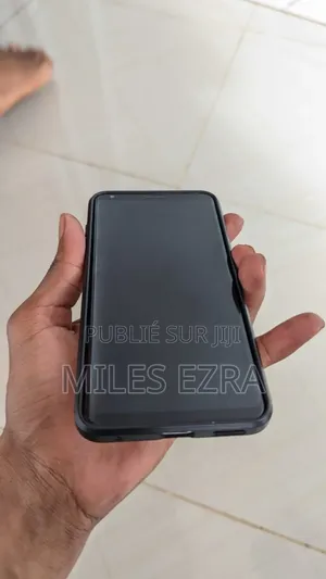 New LG V30 64 GB Gris