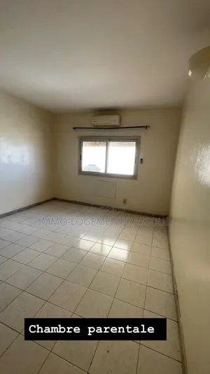 Photo - 4chbre Appartement dans , Patte d'Oie à Louer