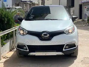 Photo - Renault 4 2017 Black