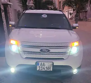 Photo - Ford Explorer 2014 Blanc