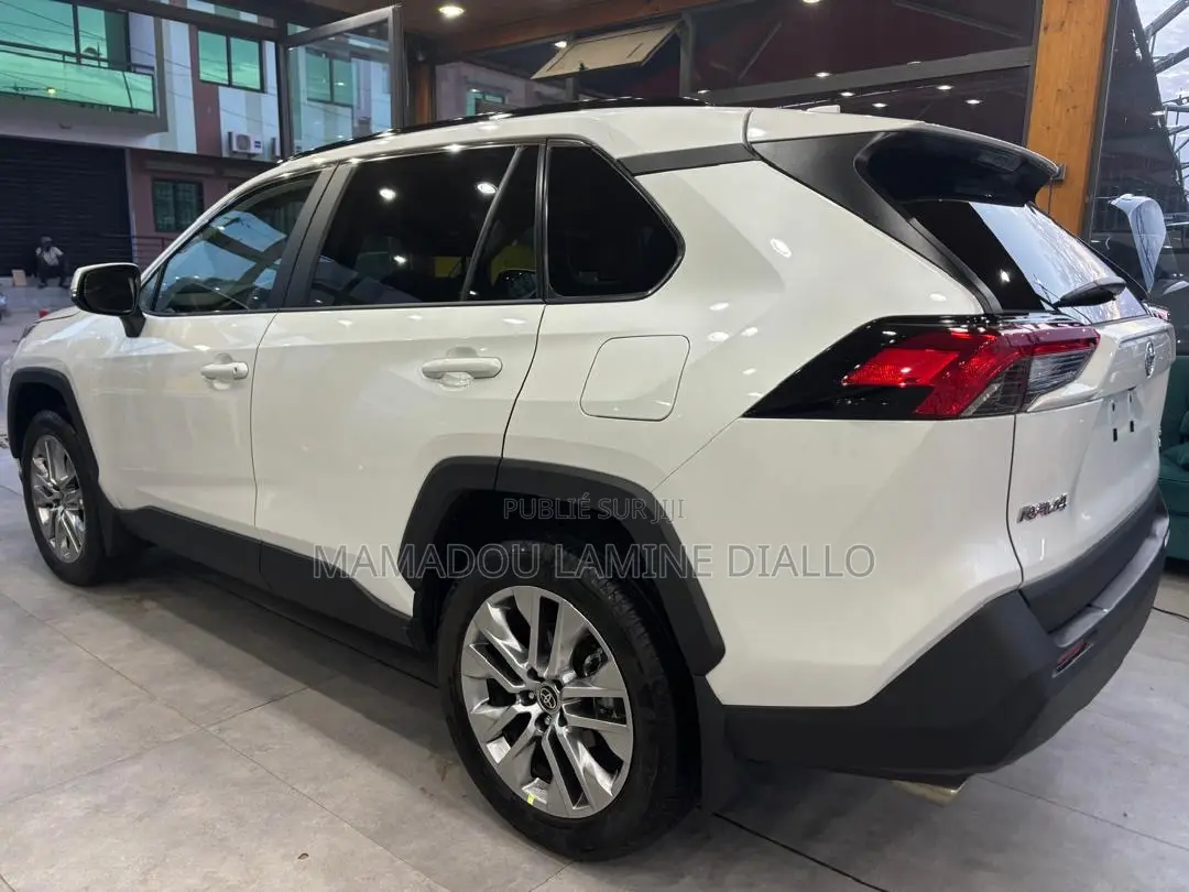 Toyota RAV4 2025 Blanc