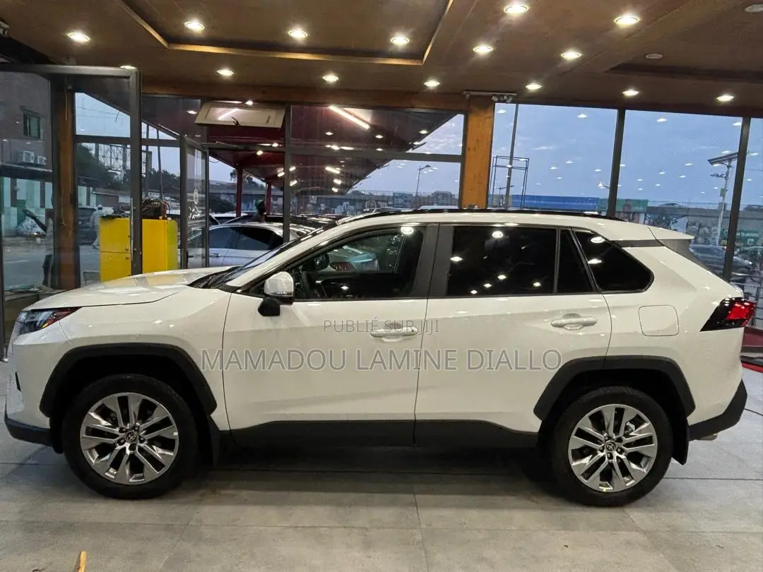Toyota RAV4 2025 Blanc