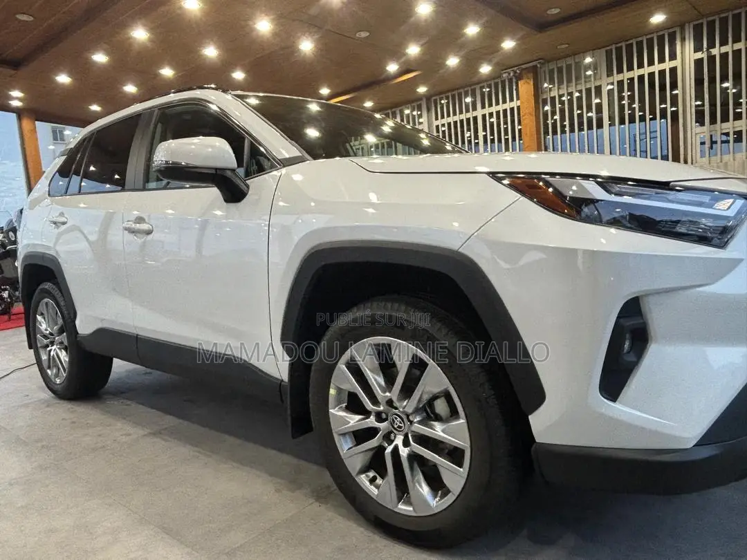 Toyota RAV4 2025 Blanc