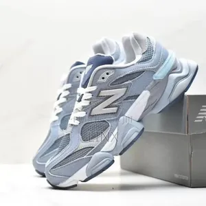 New Balance 990v6 Gris / Bleu Disponible