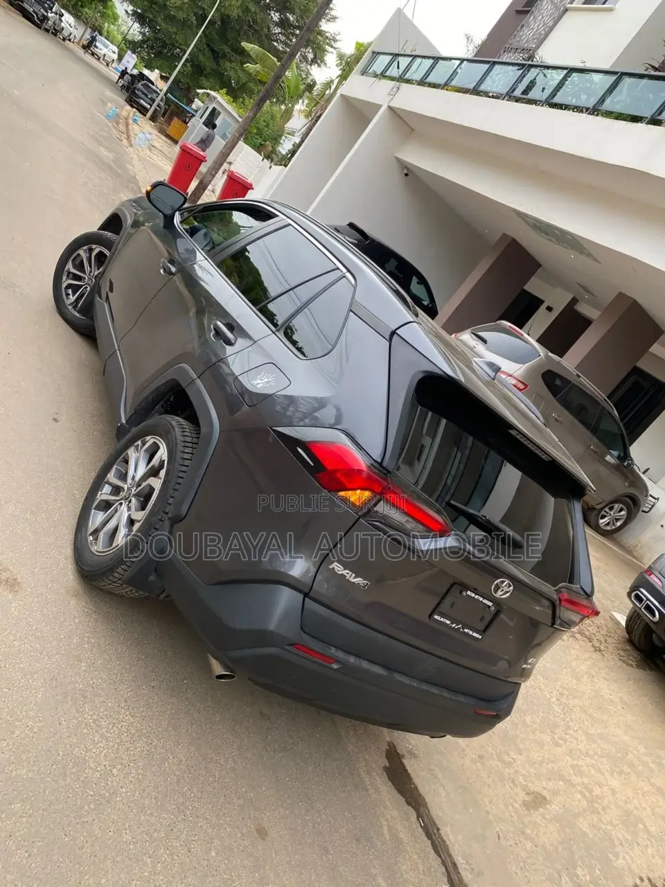 Toyota RAV4 LE AWD 2019 Blanc