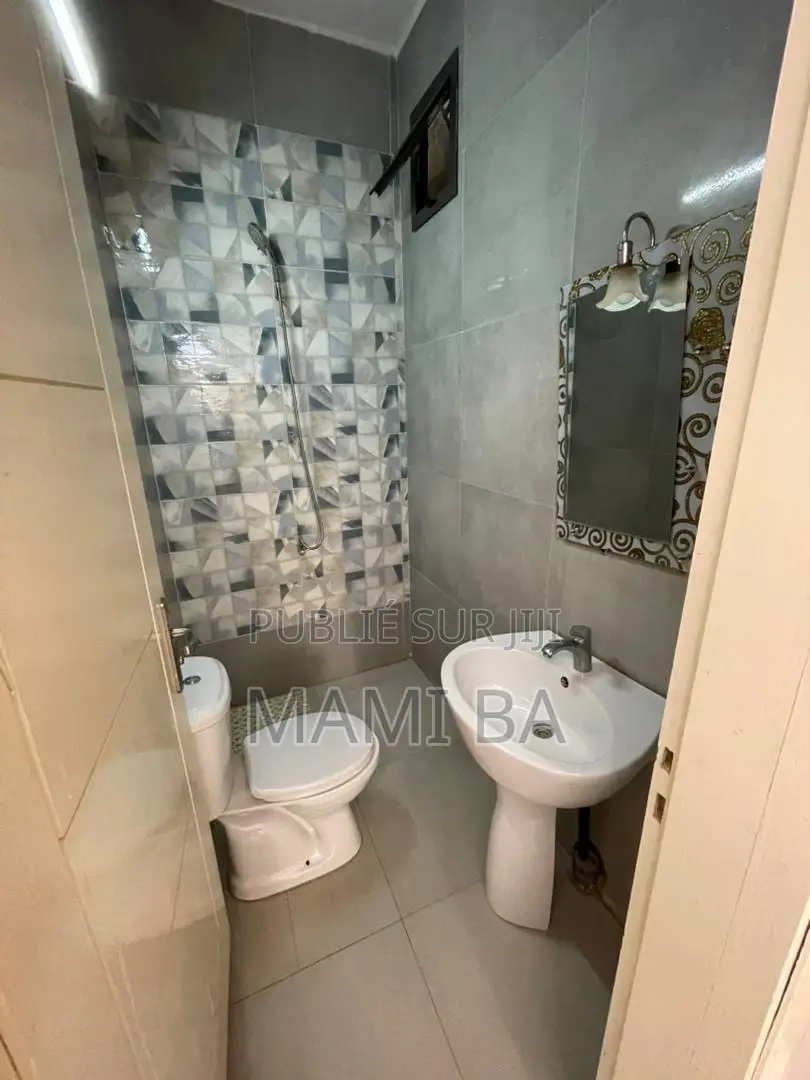 Furnished 2chbre Appartement dans Mami, Almadies à Louer