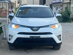 Photo - Toyota RAV4 2017 Blanc