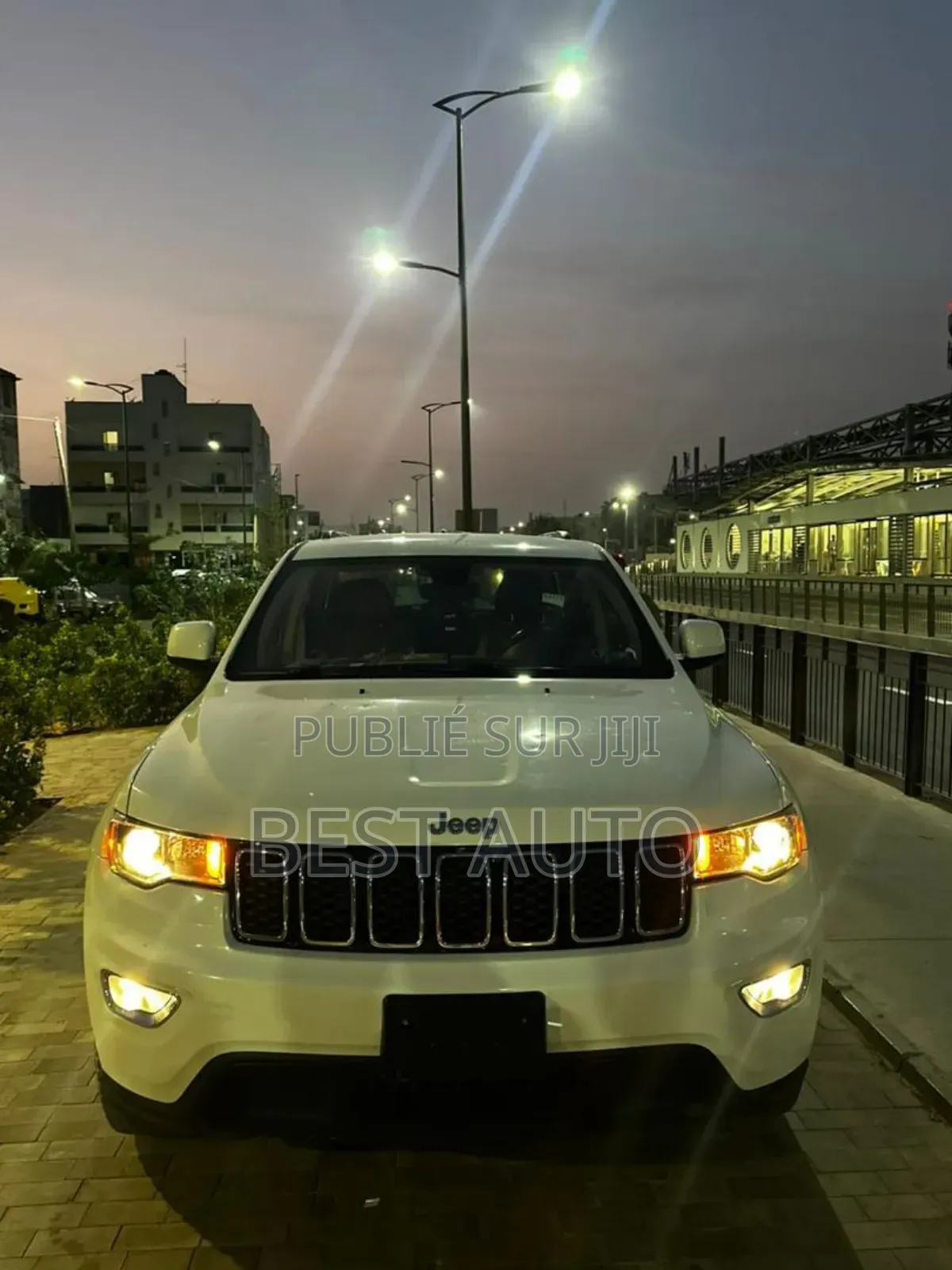 Jeep Grand Cherokee À Louer 40.000 La Journée