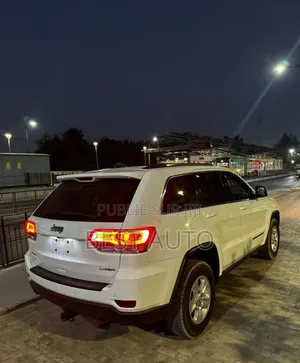 Jeep Grand Cherokee À Louer 40.000 La Journée