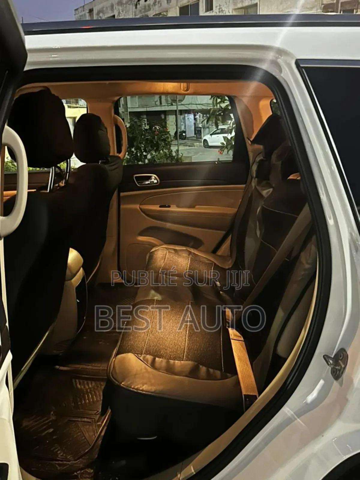 Jeep Grand Cherokee À Louer 40.000 La Journée