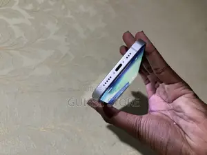 Photo - Apple iPhone 14 128 GB Violet