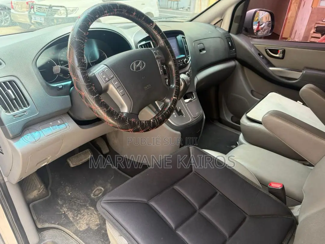 Hyundai Starex 2018 Gris